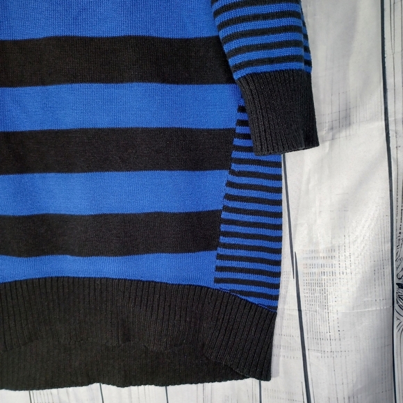 LOFT blue and black striped 3/4 sleeve 100% Cotton sweater - Picture 2 of 11